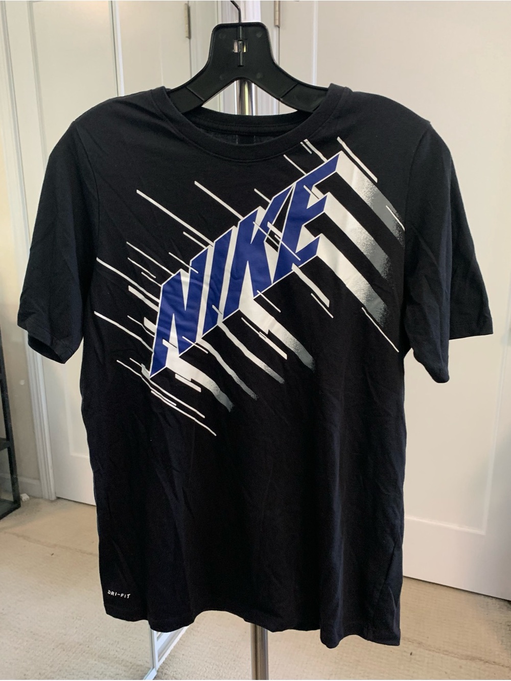Nike Dri-Fit women’s Black Short-Sleeve Graphic Logo Tee - Blue and White Small